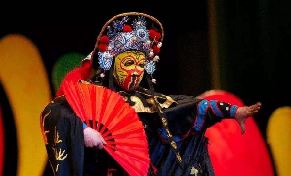 變臉是我國(guó)哪個(gè)戲劇的絕活？川劇表演特技之一