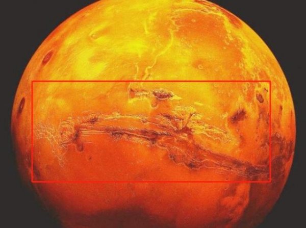 太陽系中最大的峽谷，水手峽谷有4500千米長