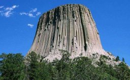 世界上最難攀登的山，魔鬼塔只有264米高