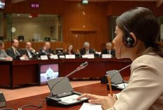 十大女生冷門又高薪的職業(yè)，同聲傳譯居首位