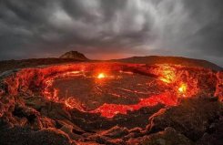 地球十大神奇景觀(guān)，第一名地獄之門(mén)