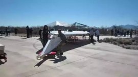 世界上最大的紙飛機，沙漠之鷹長達13.71米