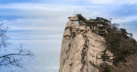 中國最危險(xiǎn)的華山棧道，你敢去挑戰(zhàn)一下嗎？