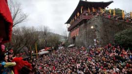 中國(guó)最賺錢的仿古建筑：門票300元起，游客絡(luò)繹不絕