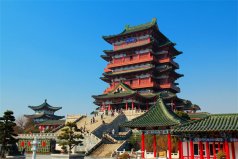 江南三大名樓是哪三個：滕王閣、黃鶴樓和岳陽樓