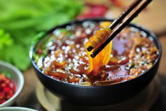中國十大特色街邊小吃，酸辣粉肉夾饃雙雙入榜