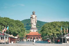 中國(guó)最大的釋迦摩尼佛像：高88米，相當(dāng)于30層樓高