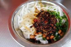 貴州的八大奇葩美食：酸粉、鹽酸、豆腐果均榜上有名