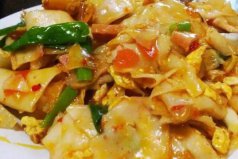滇菜十大招牌菜：大救駕、汽鍋雞排前兩名