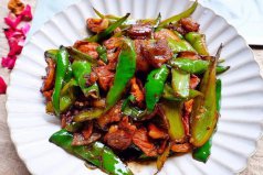 去湖南必吃的6道美食，剁椒魚頭、辣椒炒肉位列榜首