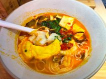 云南10大特色美食：野生菌火鍋上榜，過橋米線排第一