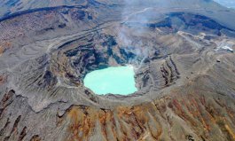 世界上最大的火山口，日本的阿蘇山火山口